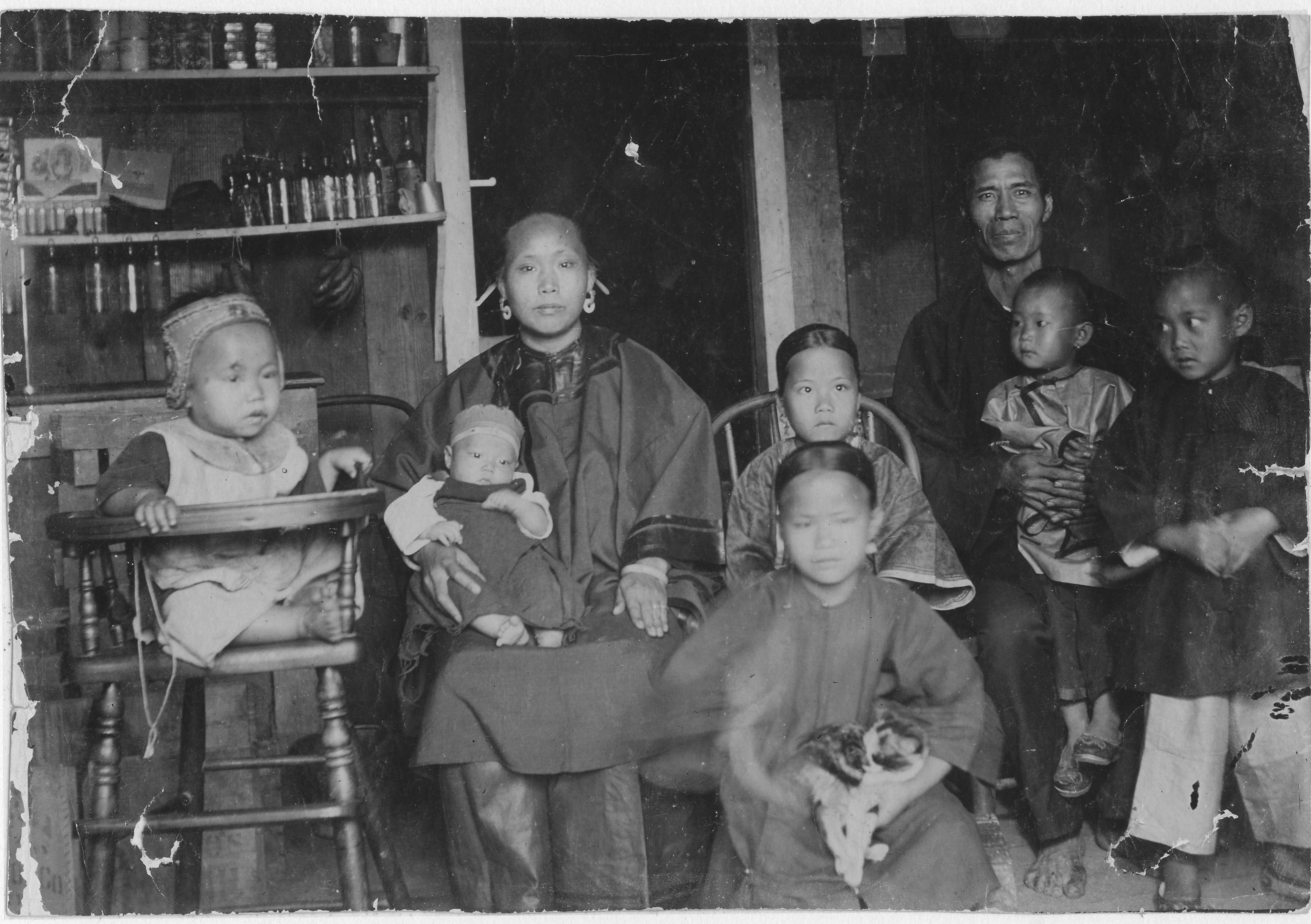 Chinese family living in Honolulu in 1893